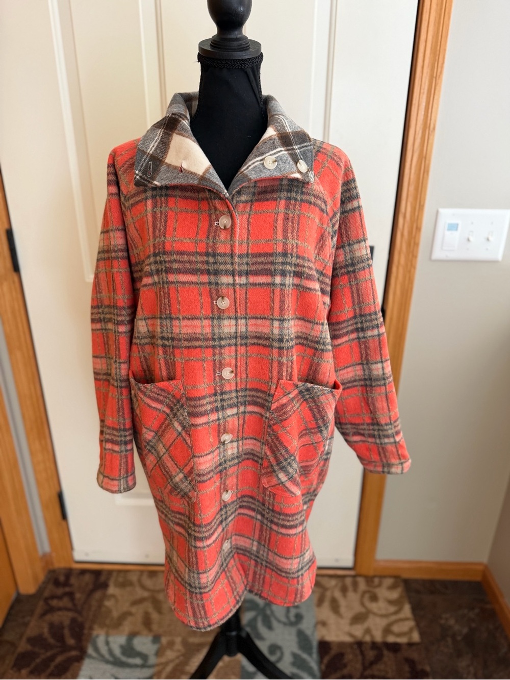 New BlankNYC Table Talk orange tan gray cream reversible plaid coat. Size XS